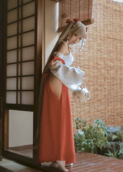 美女露出让男生揉的电影_4K免费观看